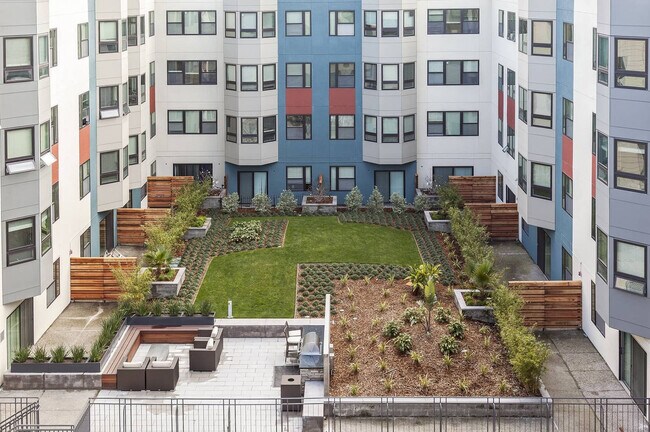 Building Photo - 2000 Post St