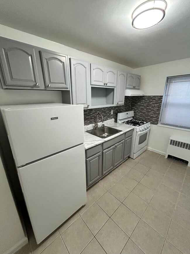 Building Photo - 242 Prospect Street