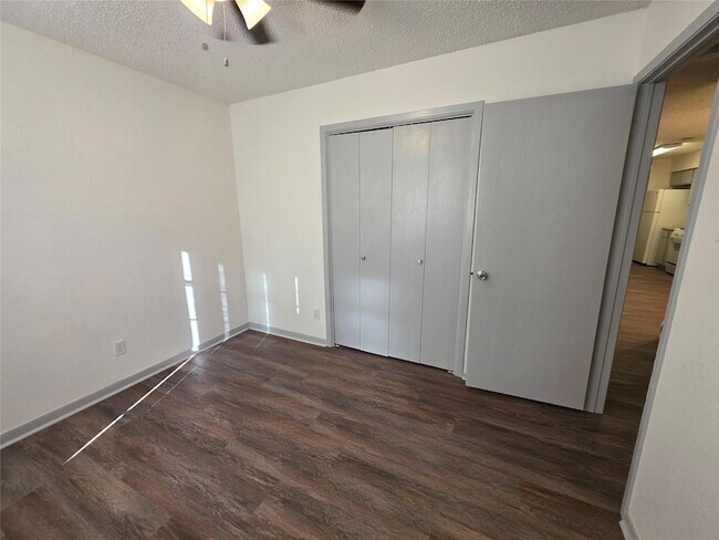Building Photo - 1735 Horseshoe Cir