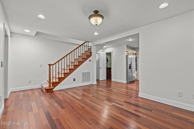 Building Photo - 835 N Ashe St