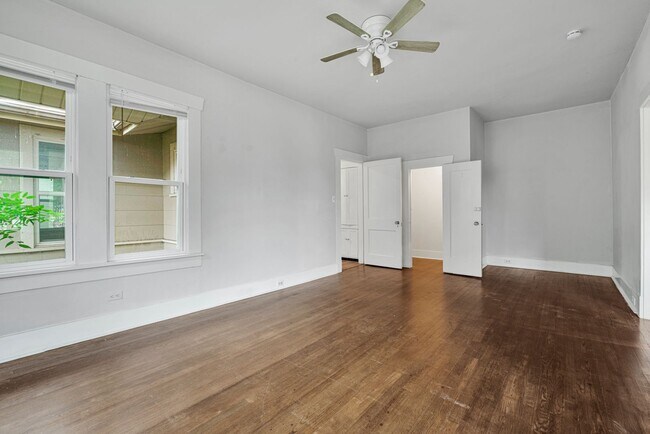 Building Photo - Charming Craftsman Style Home in Tobin Hill!