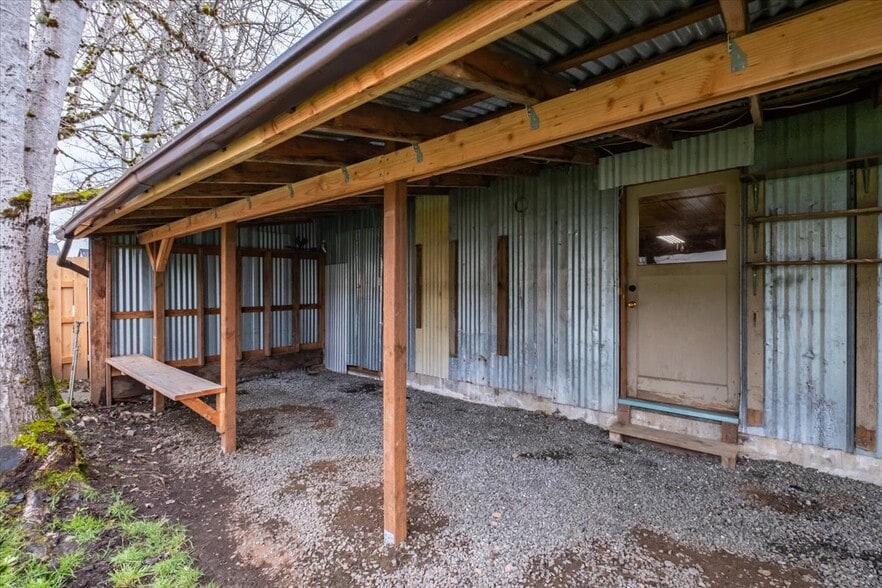 Building Photo - 365 S 15th St