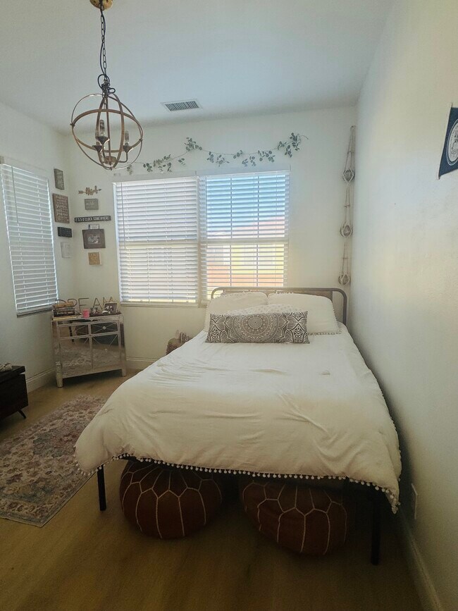 Building Photo - 113 Churchill