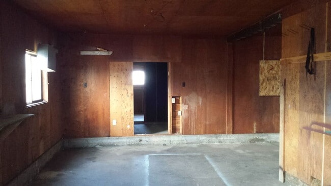 Building Photo - 6344 Eastside Hwy