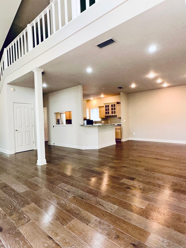 Building Photo - 10947 Palmetto Blvd