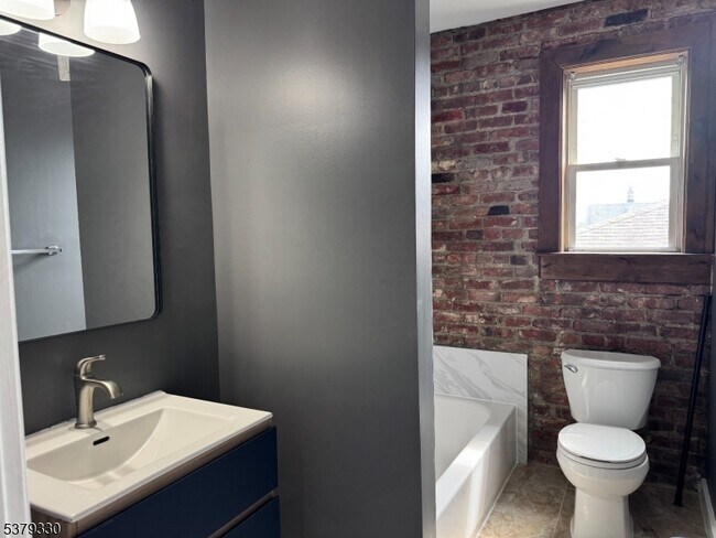 Building Photo - 78 Carmer Ave