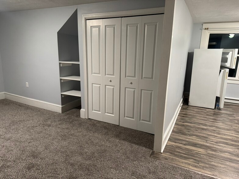 Living Room - 950 Wyoming Ave