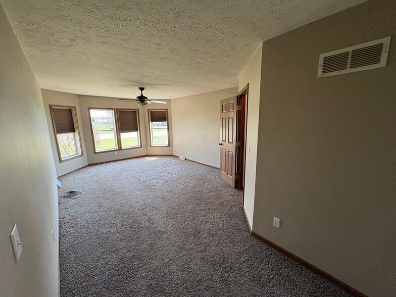 Building Photo - 19515 Carter Ln