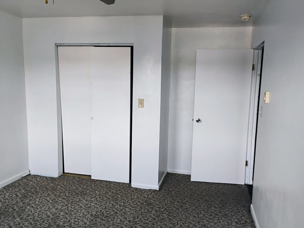 Building Photo - 560 McKean Ave
