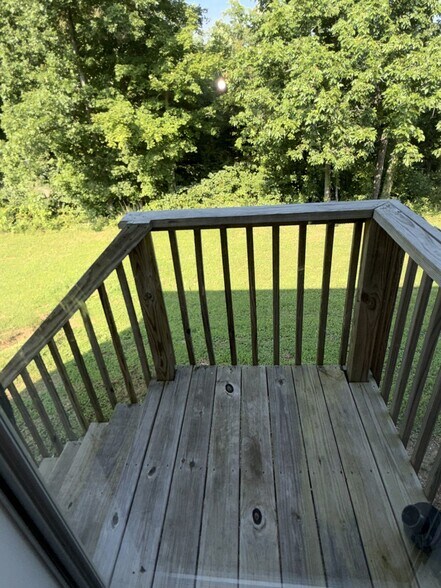 Building Photo - 125 Clays Ct