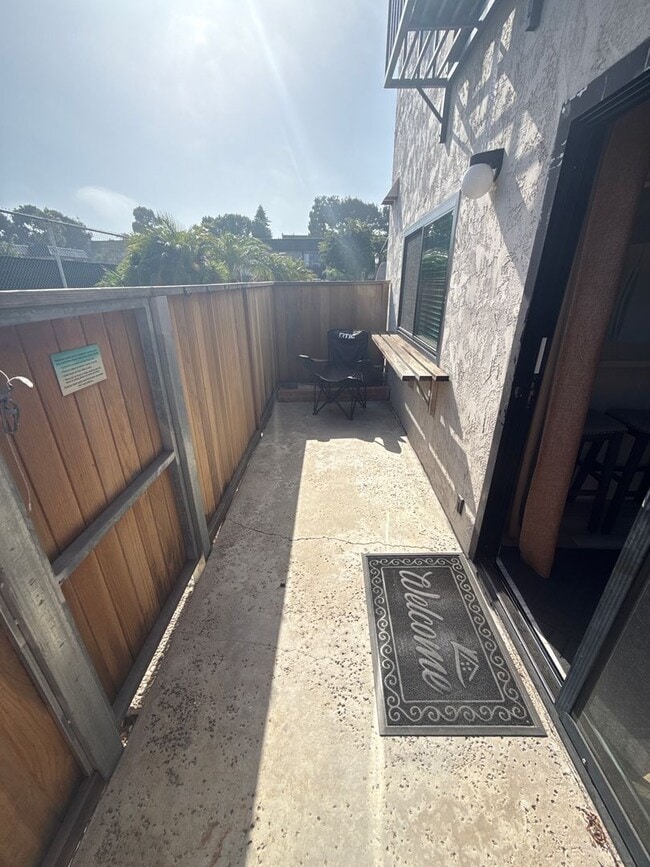 Building Photo - 2BR / 2.5BA Townhome in Prime Solana Beach...