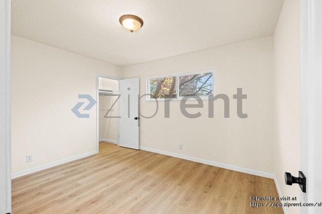 Building Photo - 121 S 37th St