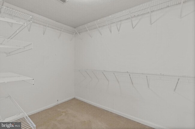 Building Photo - 5030 Finsbury Rd