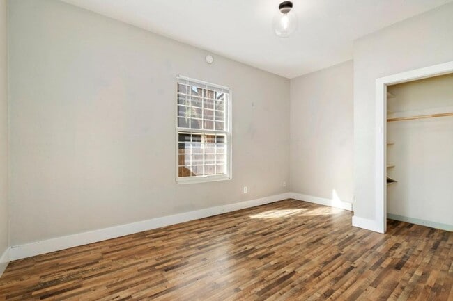 Building Photo - 1403 8th St
