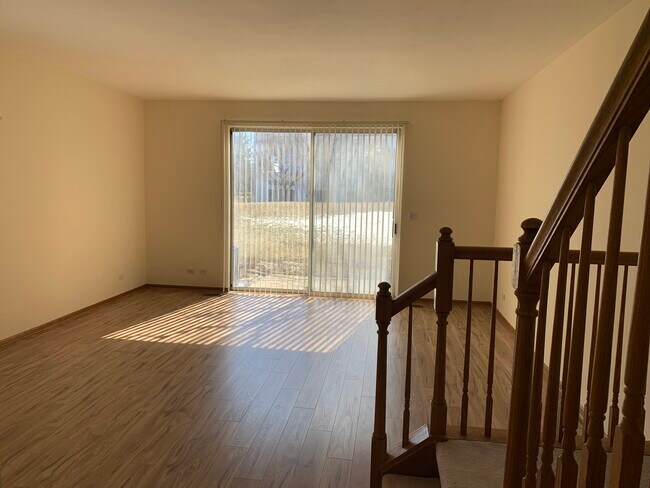 Building Photo - 2811 Odlum Dr