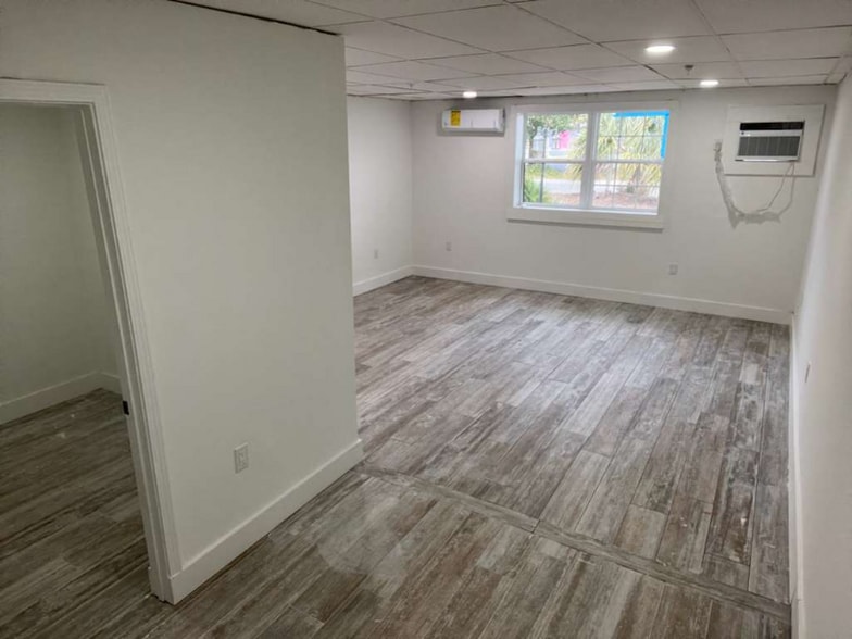 Building Photo - 4105 Poinsett Rd