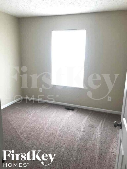 Building Photo - 2420 Ashpoint St