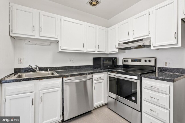 Building Photo - 2514 13th St NW