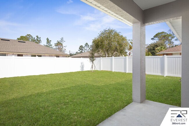 Building Photo - FULLY FENCED, LIKE NEW 3/2/1 TOWNHOUSE ON A CUL DE SAC IN BEAUTIFUL SEMINOLE WOODS