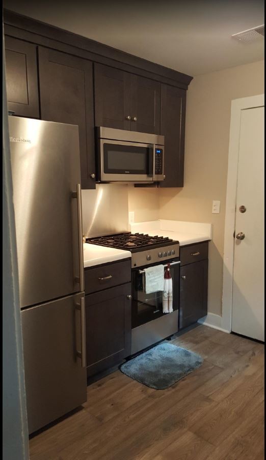 Building Photo - 617 End Dr