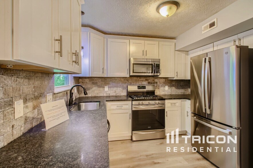 Building Photo - 133 Walton Village Dr