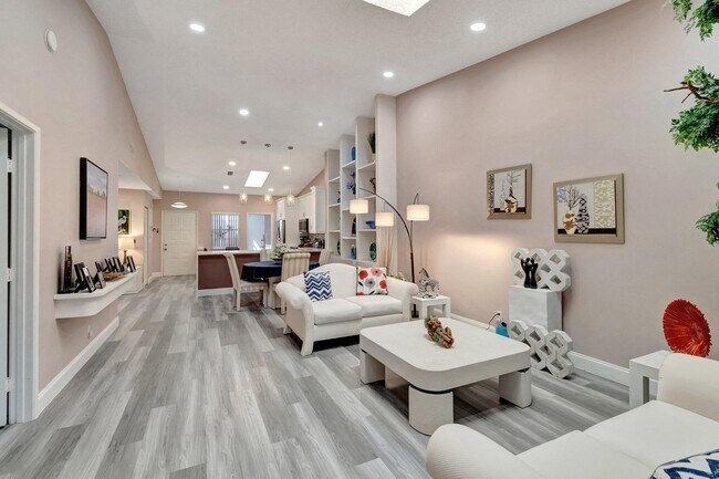 Building Photo - 6100 Waldwick Cir