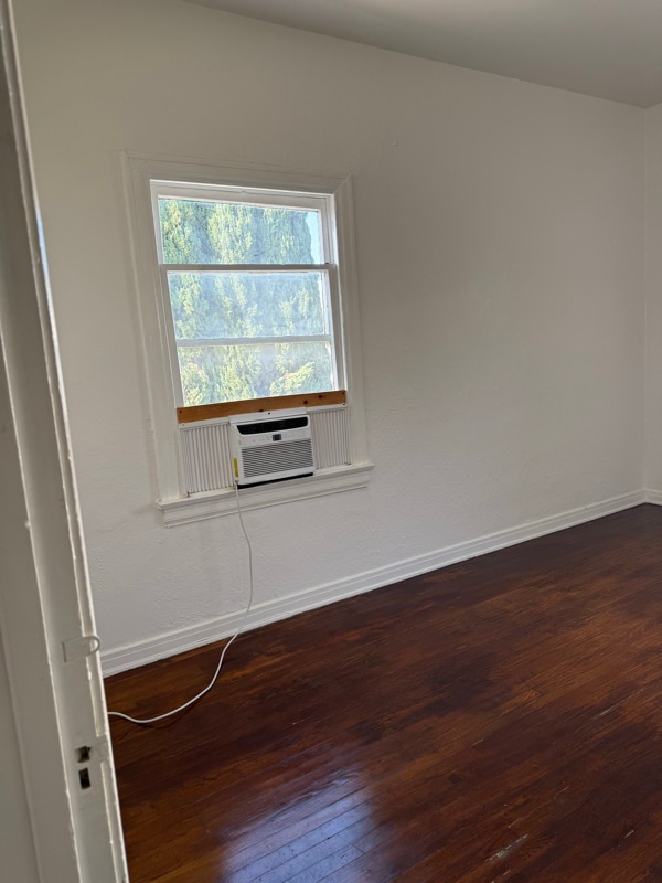 Building Photo - 2025 Cheremoya Ave