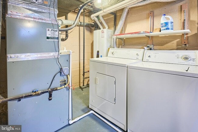 Building Photo - 2319 Riverview Terrace