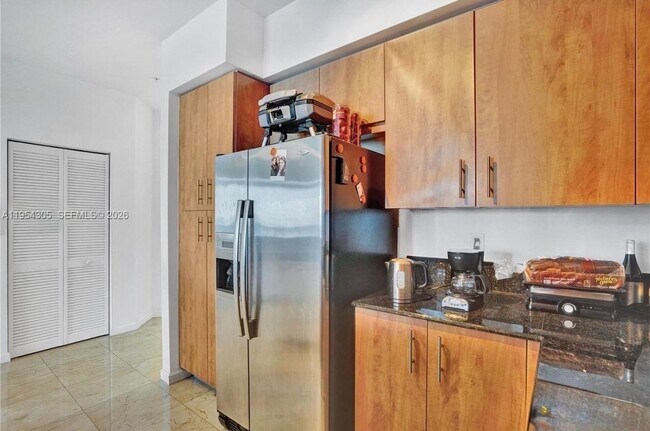 Building Photo - 7900 Harbor Island Dr