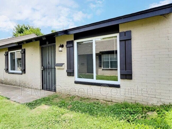 Building Photo - 6120 S Madison Pl