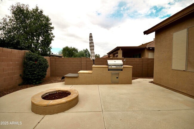 Building Photo - 3045 E Firestone Dr