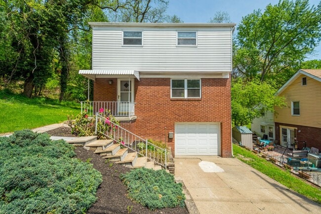 Building Photo - AVAILABLE JULY 1ST! UPDATED 3-bedroom!!