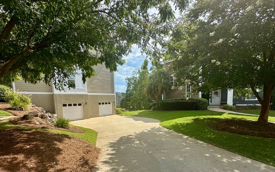 Building Photo - 149 Breezes Dr