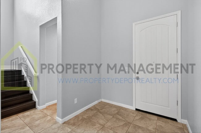 Building Photo - Spacious Elegance Awaits: 4-Bedroom Home with Hardwood Floors in Elk Grove!