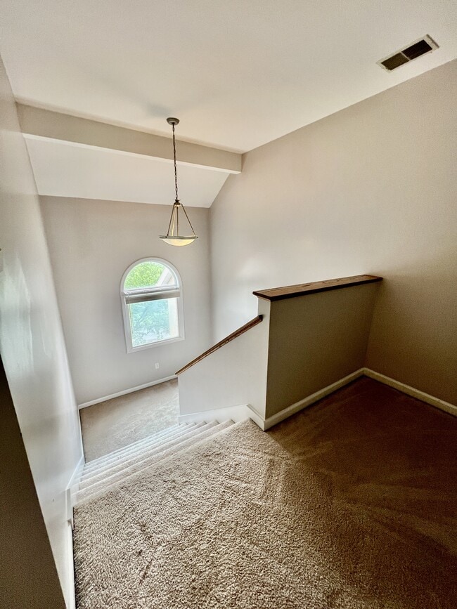 Building Photo - 171 Windwood Dr