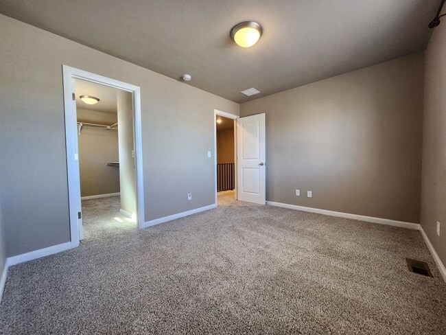 Building Photo - Modern Luxury Home for Rent in Desirable W...