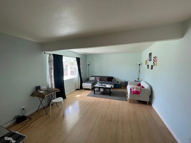 Building Photo - 42838 Homewood St
