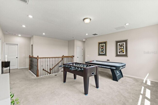 Building Photo - 9586 Meadow Hunt Way
