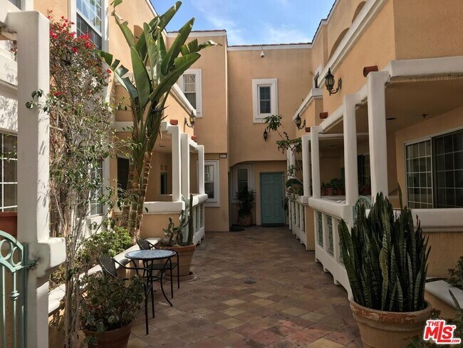 Building Photo - 1076 Orange Grv Ave