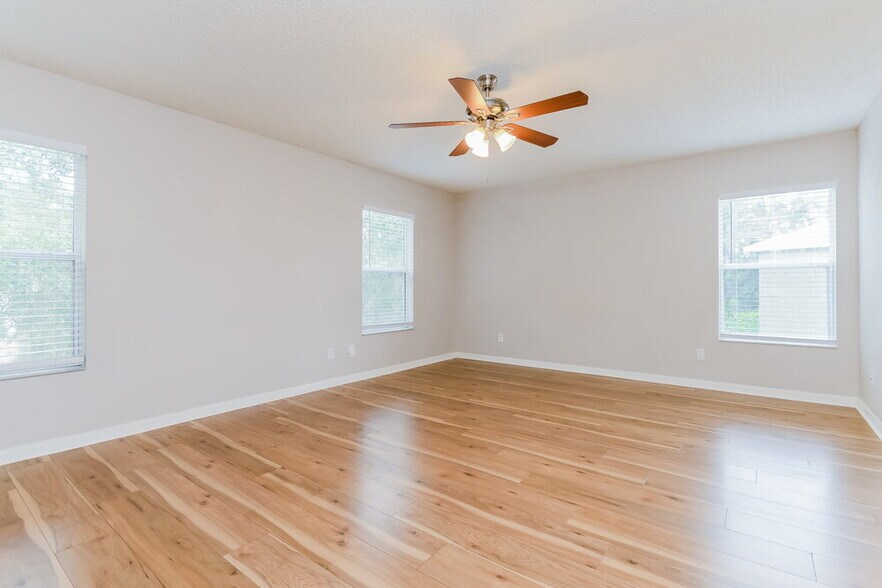 Building Photo - 16805 Gold Star Ct