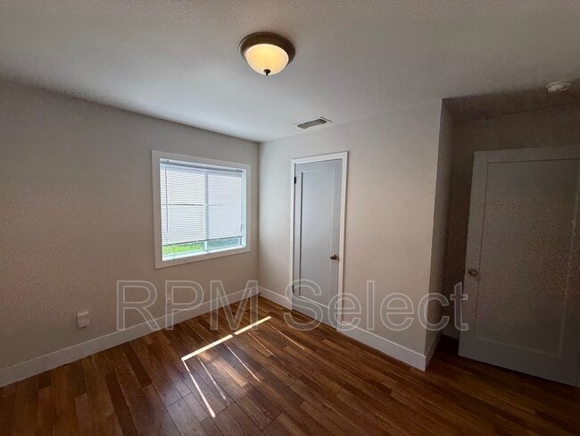 Building Photo - 5021 73rd St