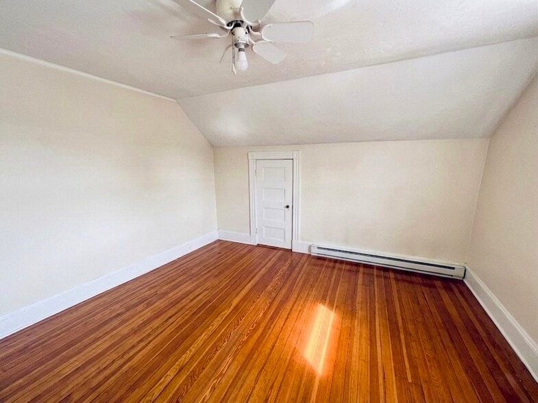 Bedroom - 248 Brown St