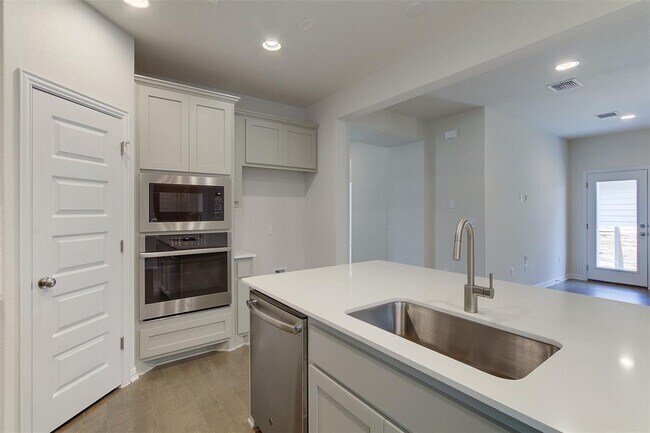 Building Photo - 8729 Belknap Rd.