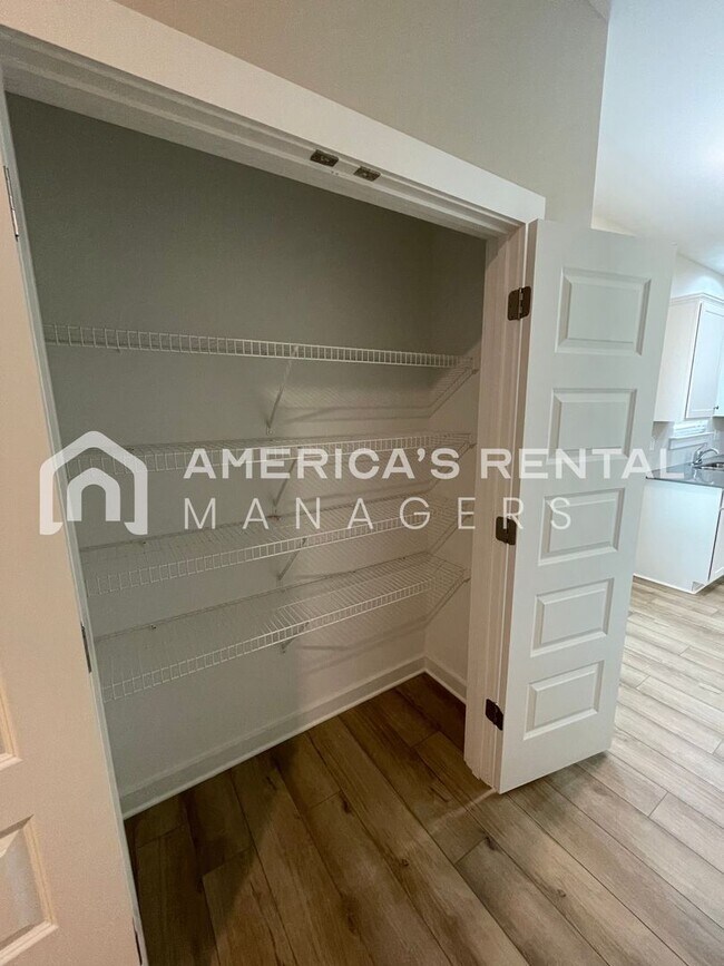 Building Photo - Home for Rent in Weaver, AL!!! Available to View Now! PRICE REDUCTION!! Sign a 13-month lease by ...