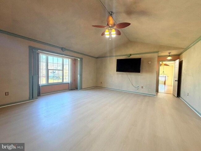 Building Photo - 15 Moonlight Ct