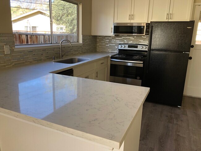 Building Photo - 125 El Toro Ct