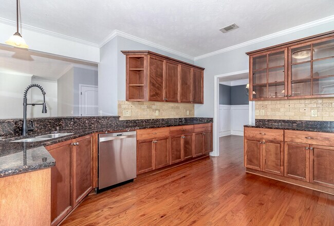 Building Photo - 4025-4025 Stowe Dr