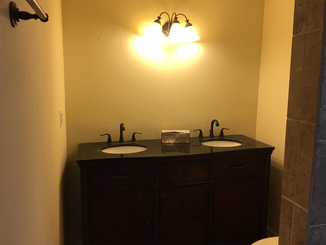 Building Photo - 114 Morrison St