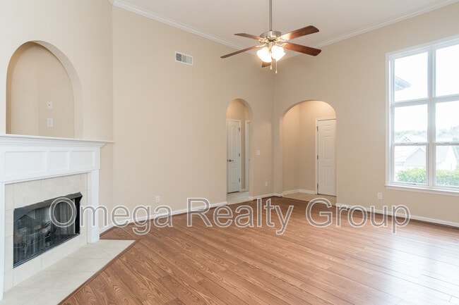 Building Photo - 4474 Fairmont Dr