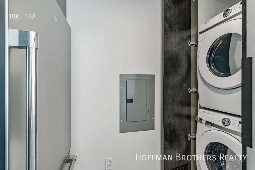 Building Photo - 10700 Tabor St